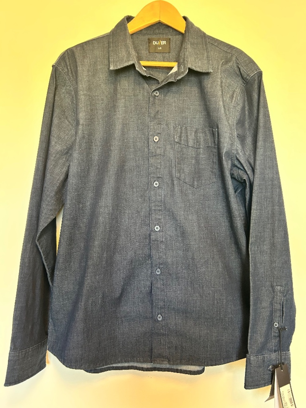 DUER Men's Performance Denim Shirt L  Rinse Dark Wash Blue Stretch Comfort NWT